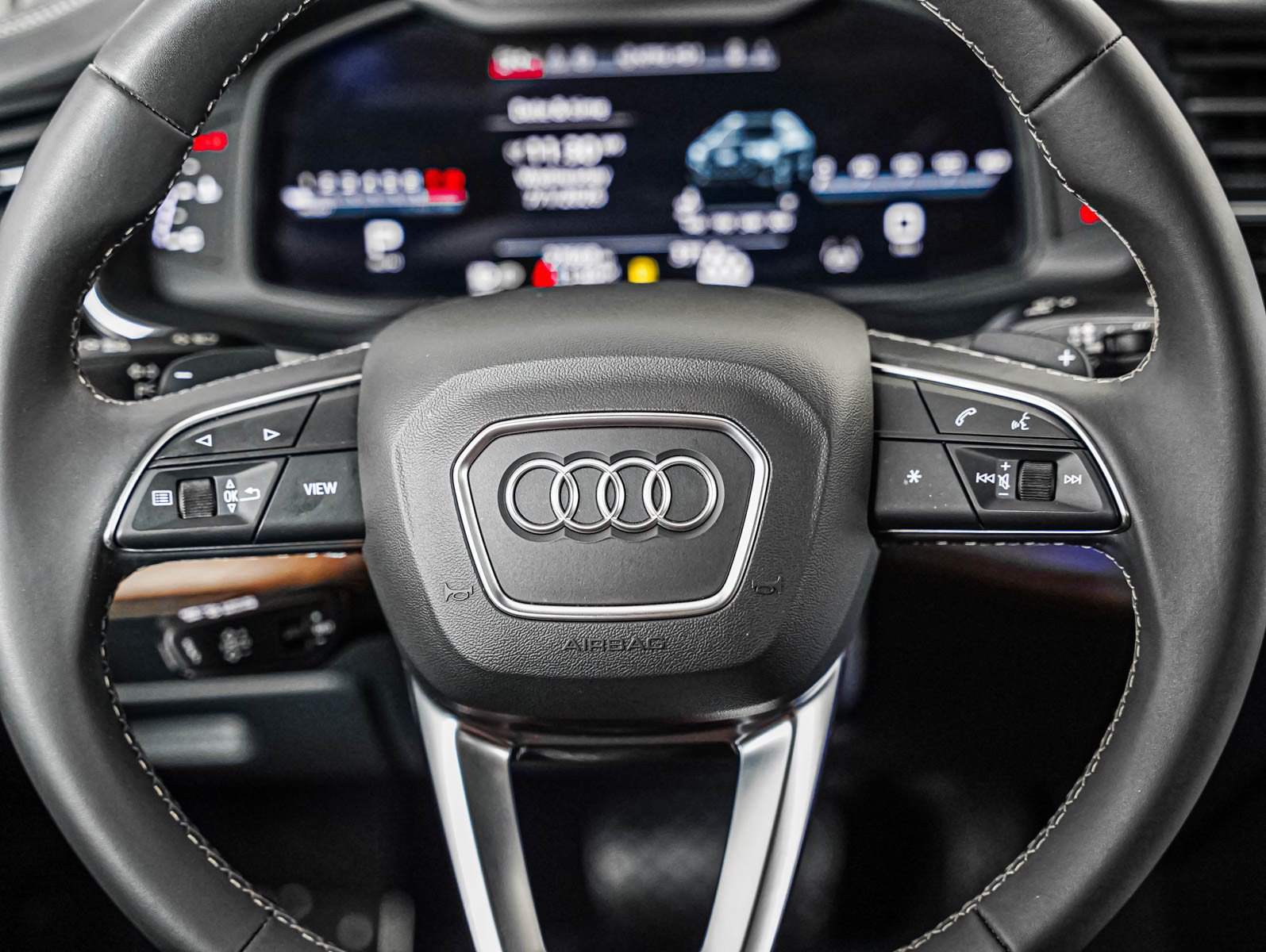 Certified 2025 Audi Q8 Prestige AWD/4WD image 12