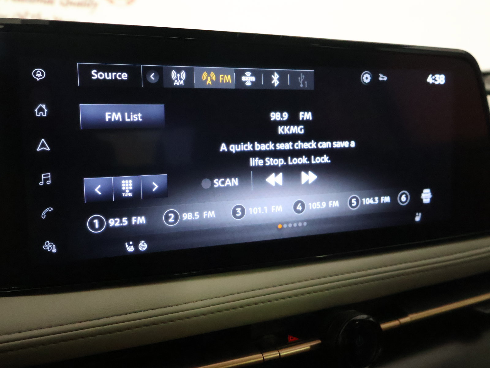 Used 2023 Nissan Ariya AWD image 33