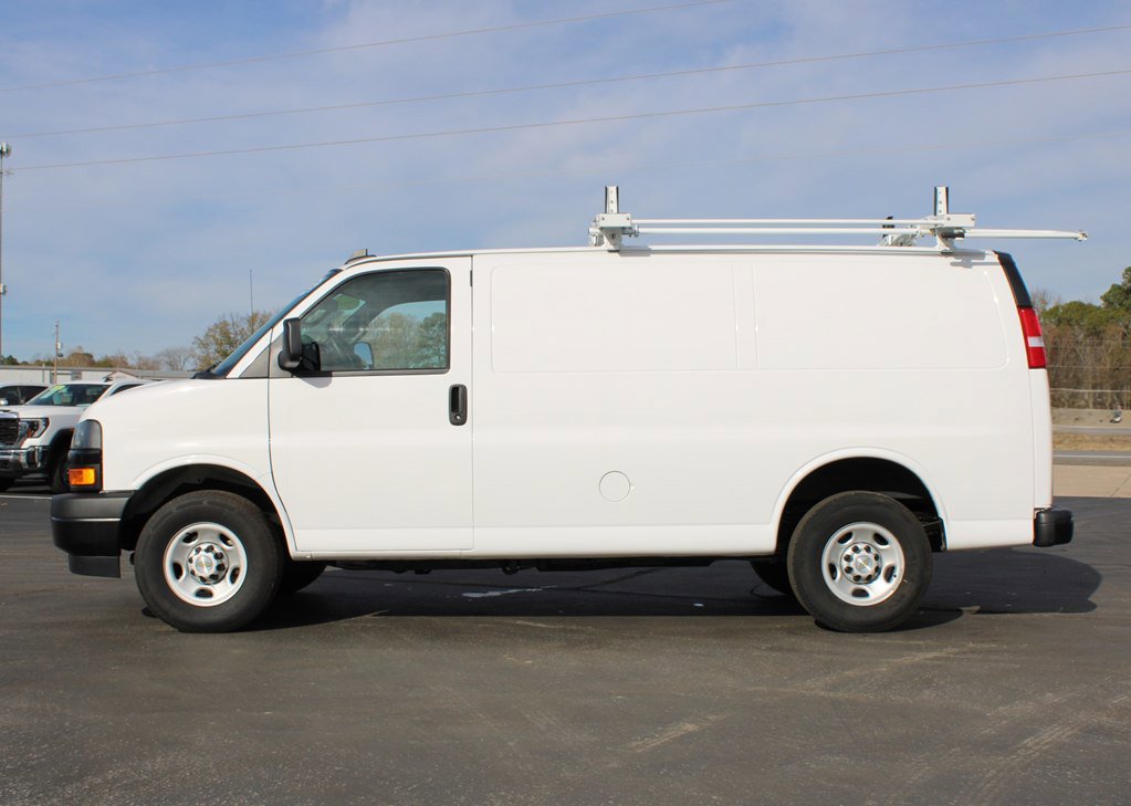 Used 2024 Chevrolet Express 2500 w/ Driver Convenience Package RWD image 7