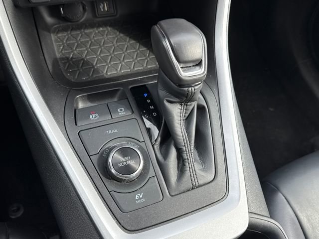 Used 2023 Toyota RAV4 XLE Premium image 34