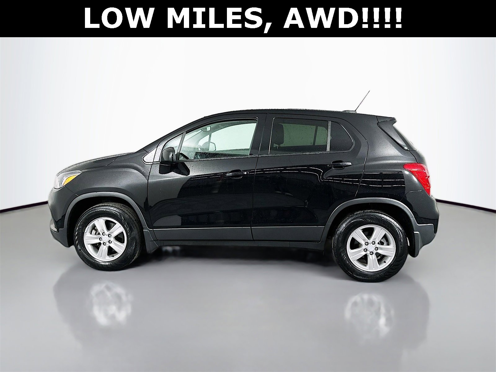 Used 2019 Chevrolet Trax LS w/ Tint and Cruise Package image 5