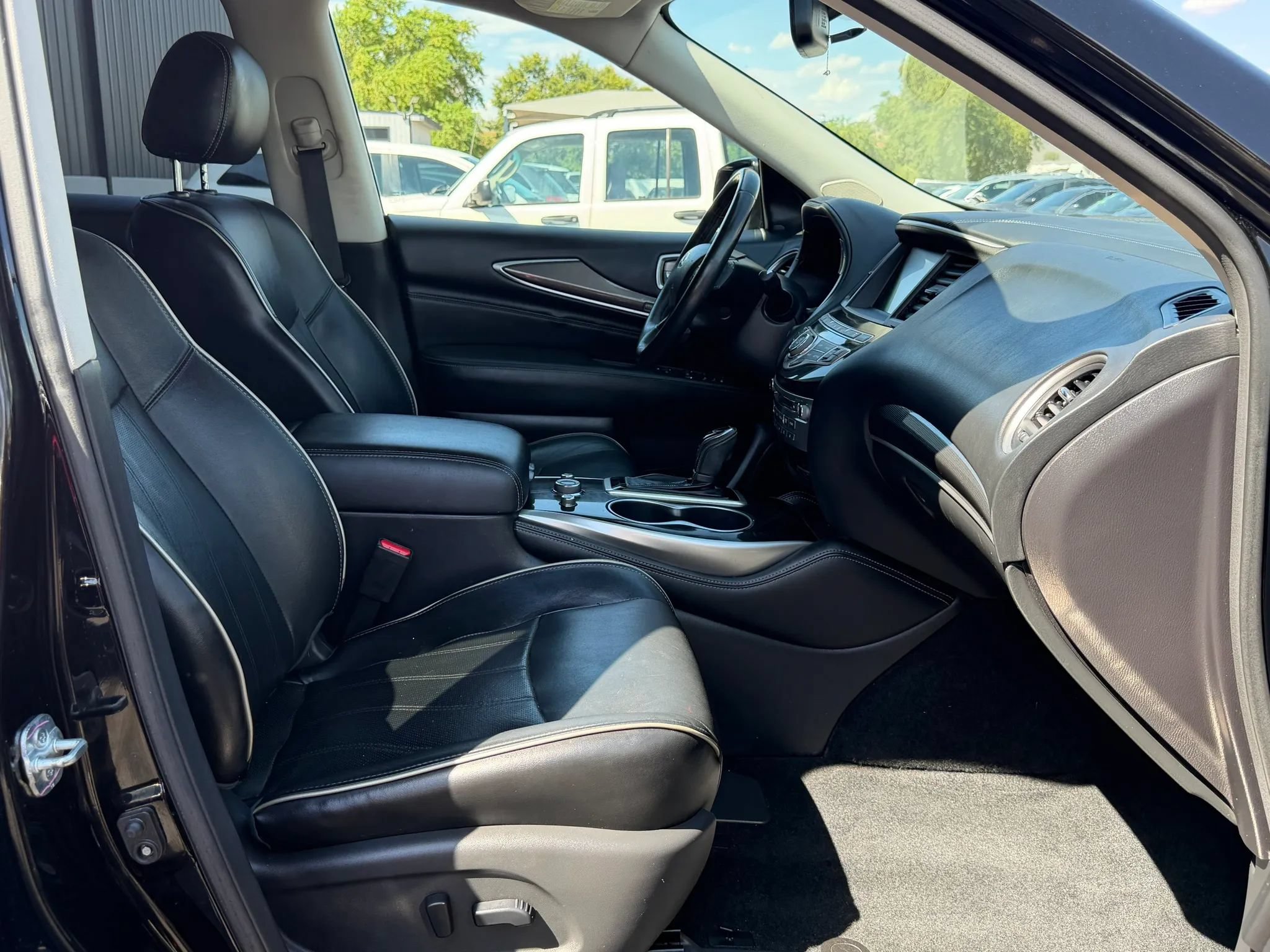 Used 2017 INFINITI QX60 FWD w/ Premium Plus Package image 22