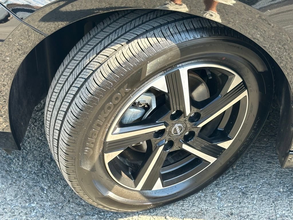 Used 2025 Nissan Sentra SV FWD image 36