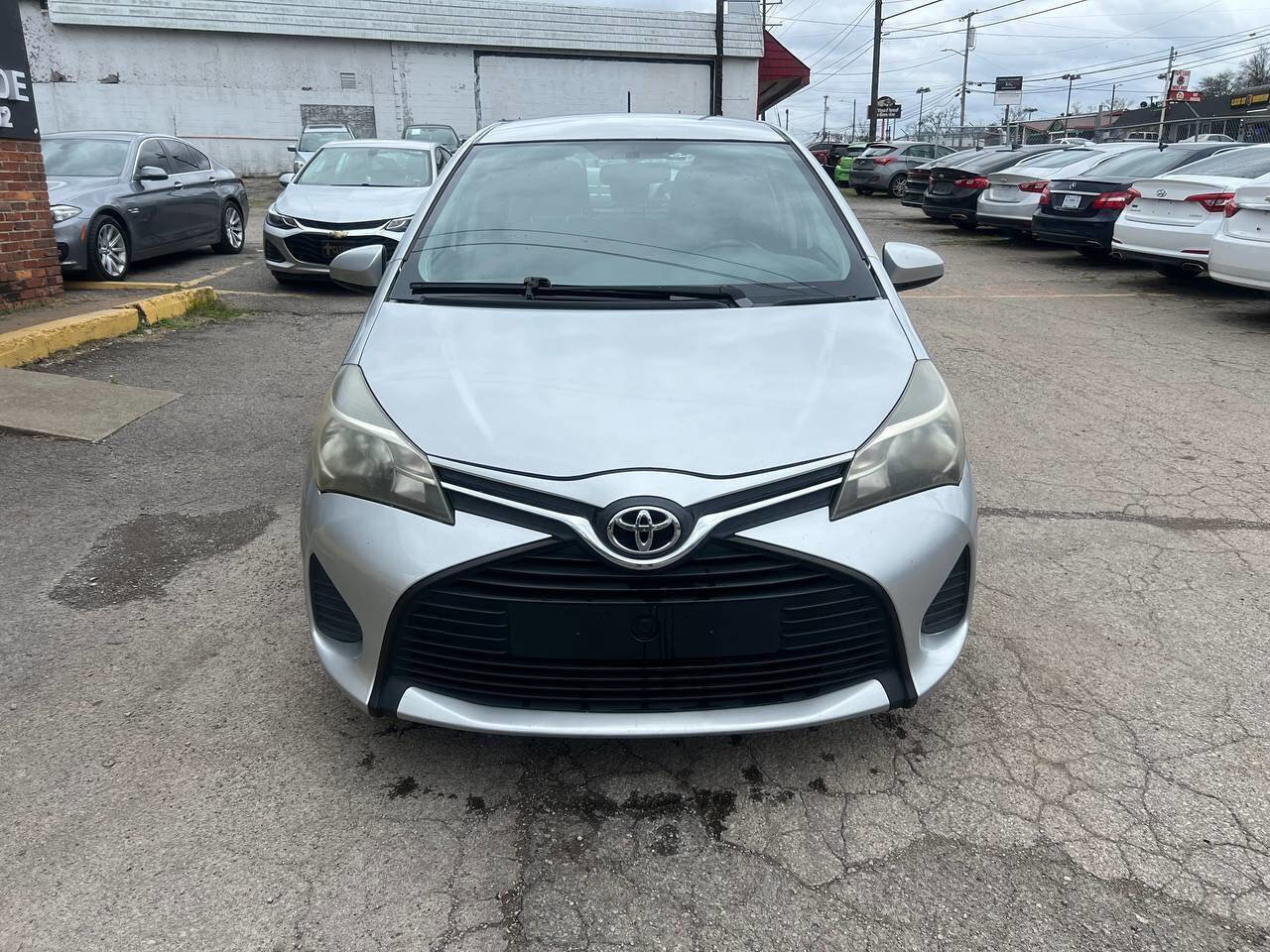 Used 2015 Toyota Yaris L image 8