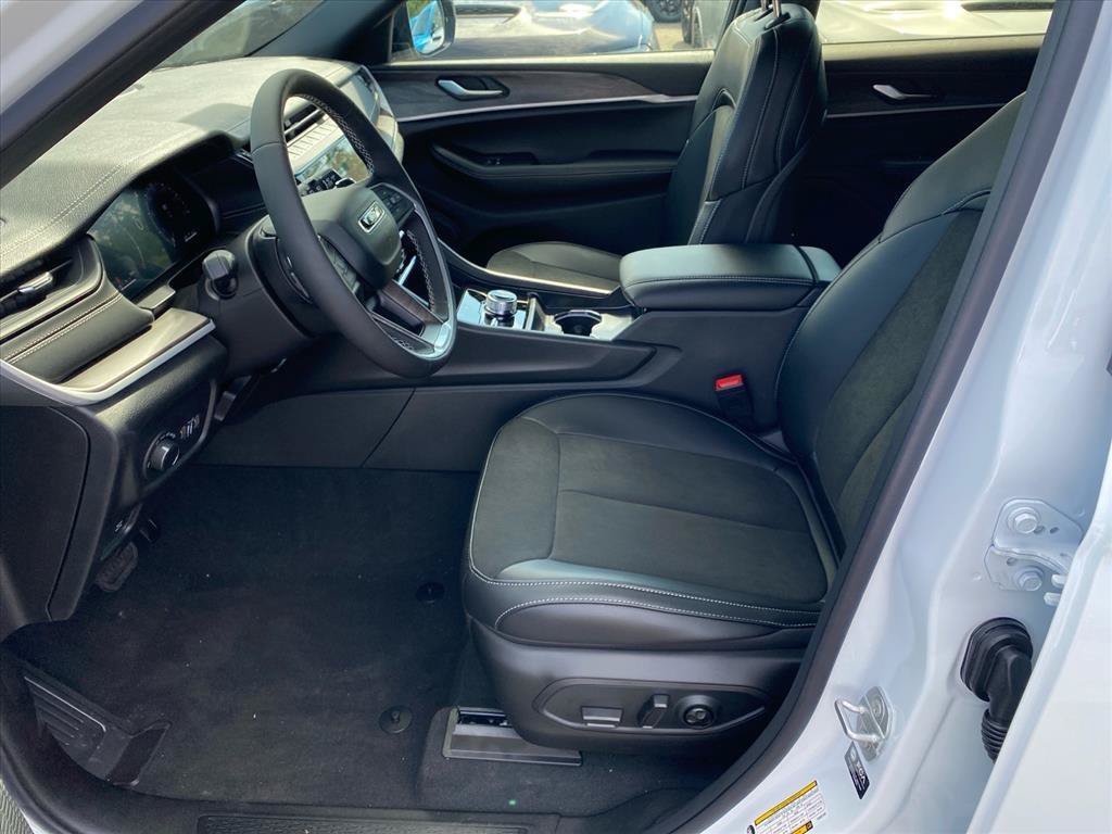 New 2026 Jeep Grand Cherokee L 4WD image 5