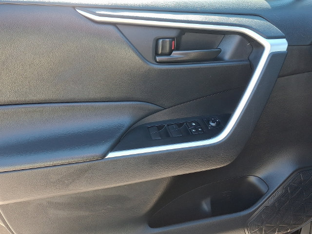Used 2024 Toyota RAV4 LE AWD/4WD image 12