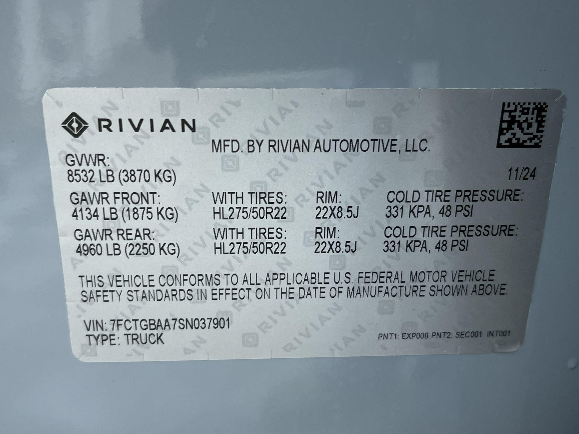 Used 2025 Rivian R1T Adventure Dual AWD/4WD image 11