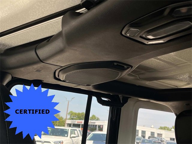 Used 2022 Jeep Wrangler Unlimited Sahara image 25