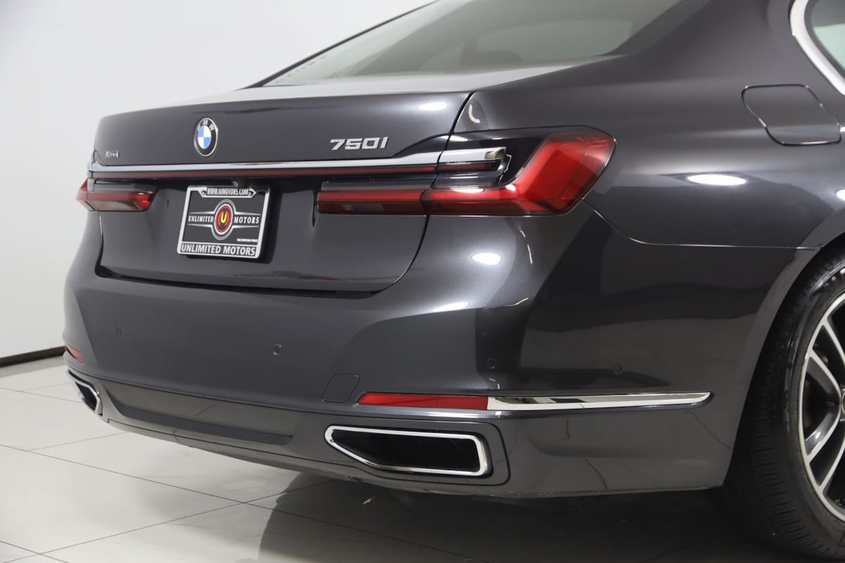 Used 2020 BMW 750i xDrive AWD/4WD image 51