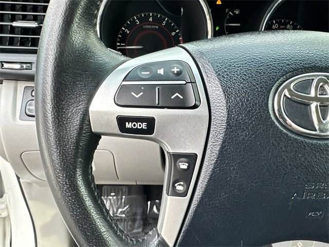 Used 2011 Toyota Highlander SE image 23