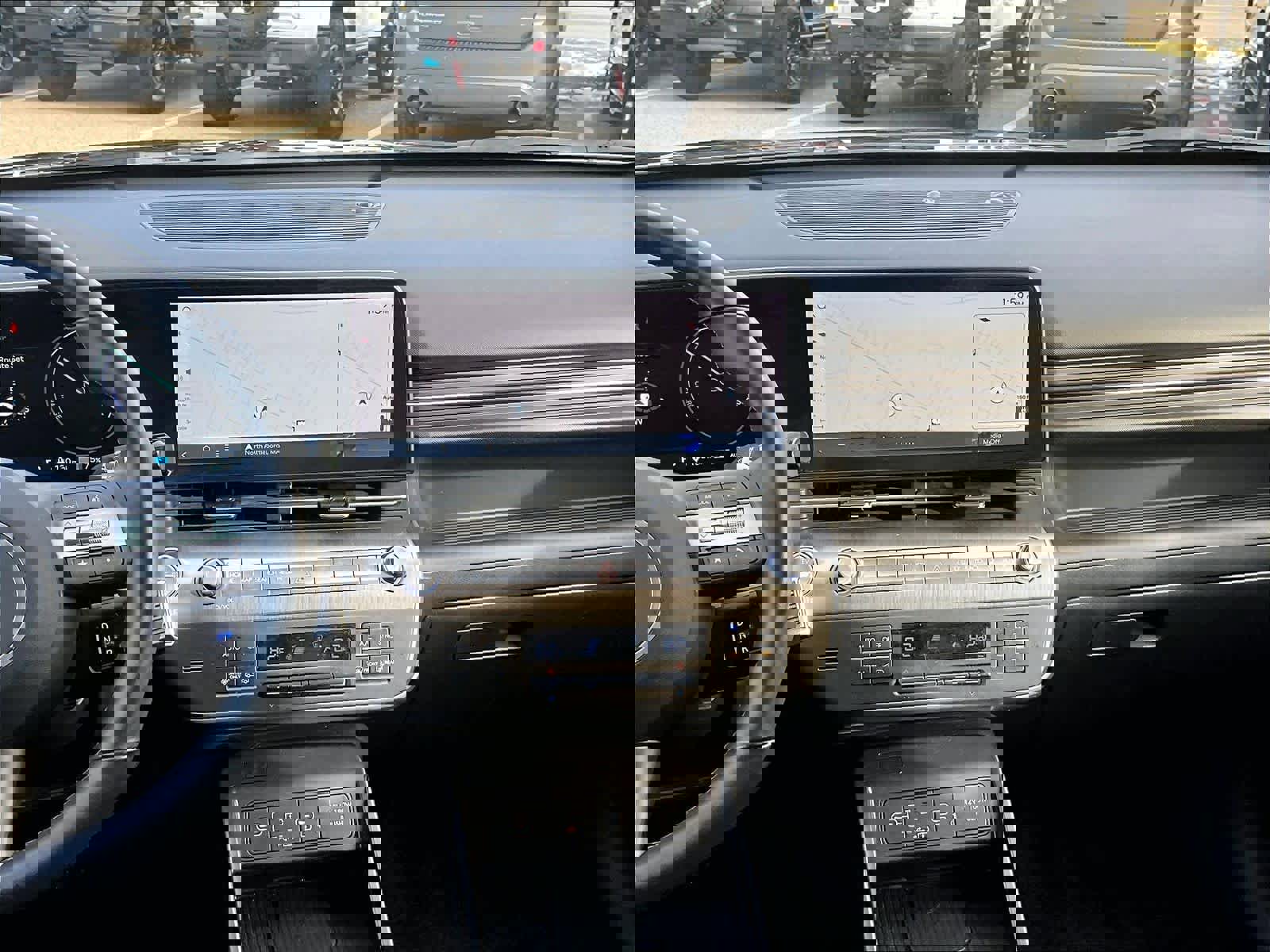 Used 2024 Hyundai Kona Limited image 18