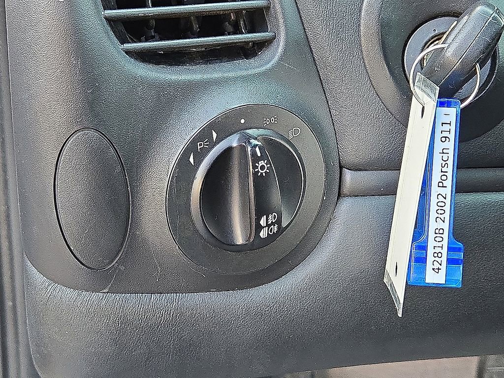 Used 2002 Porsche 911 Carrera image 22