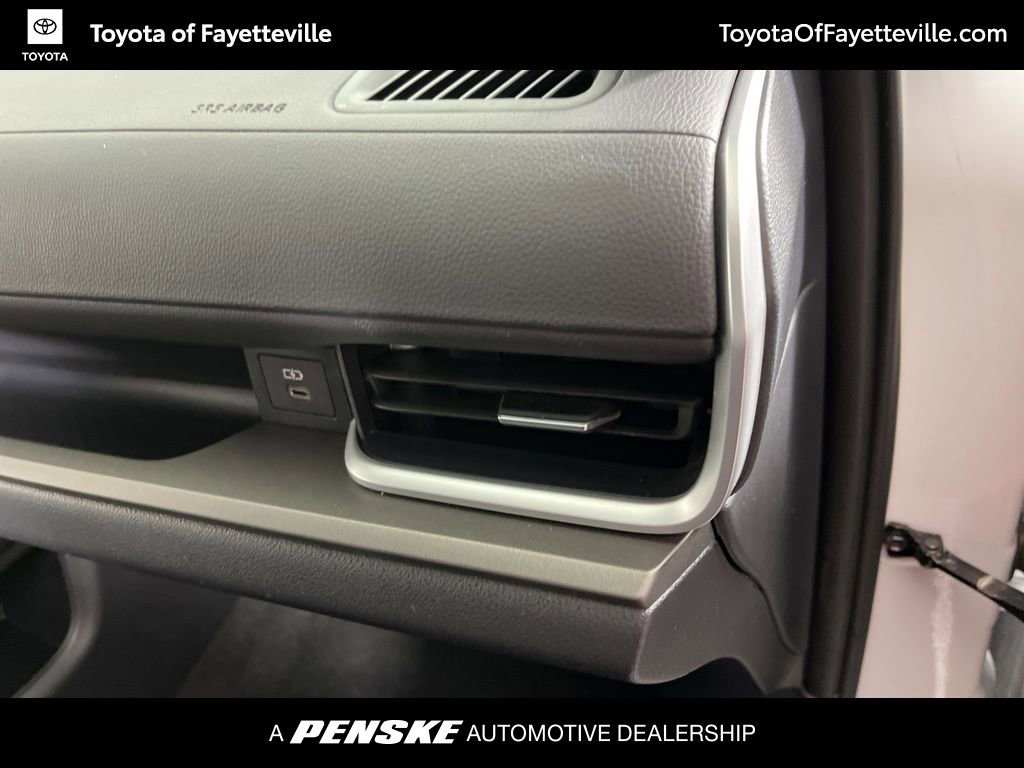 Used 2025 Toyota Grand Highlander AWD image 22