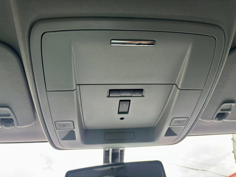 Used 2019 GMC Sierra 2500 SLT w/ Duramax Plus Package AWD/4WD image 24