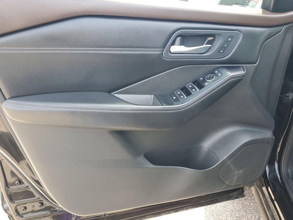 Used 2023 Nissan Rogue SL w/ SL Premium Package AWD/4WD image 12