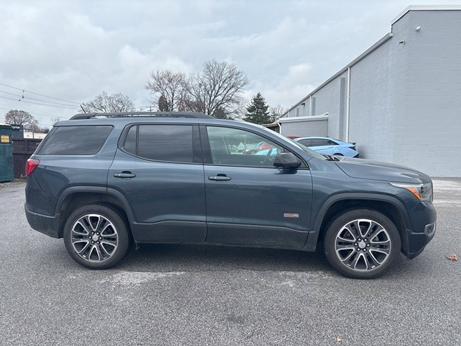 Used 2019 GMC Acadia SLT image 4