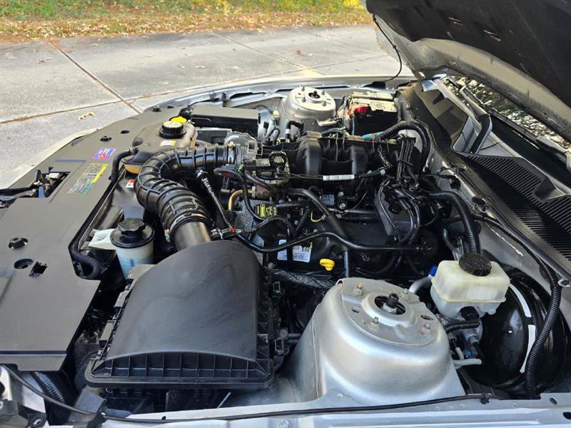 Used 2010 Ford Mustang Convertible image 25