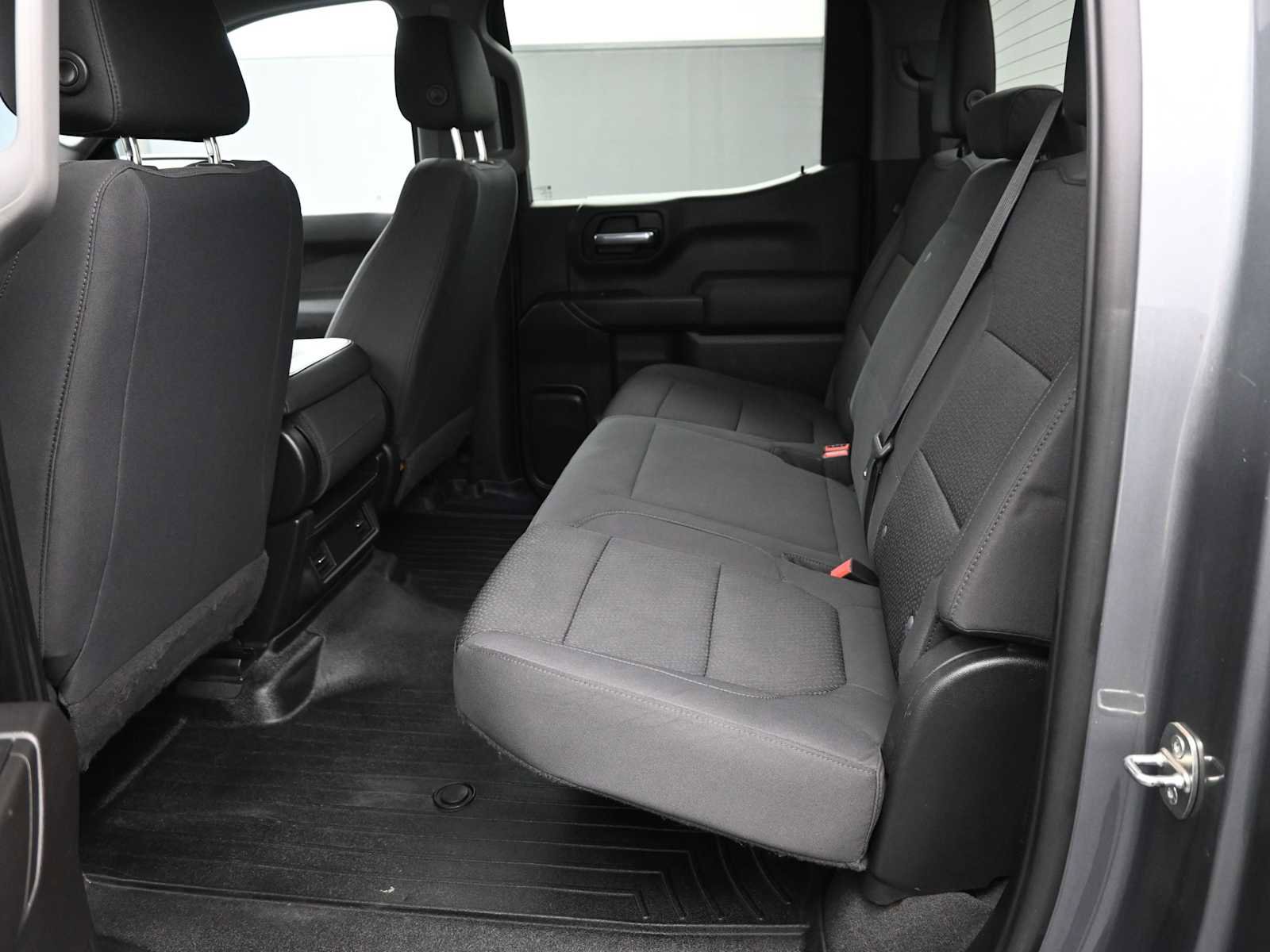 Used 2020 Chevrolet Silverado 1500 Custom w/ Custom Value Package image 11