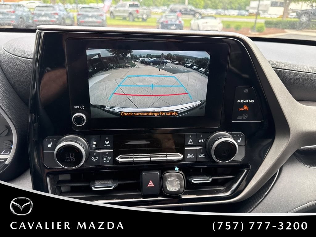 Used 2023 Toyota Highlander XLE AWD/4WD image 20