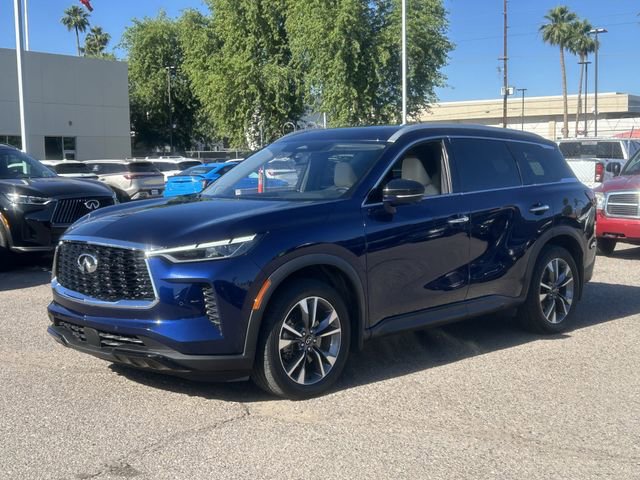 Used 2023 INFINITI QX60 Luxe w/ Performance Audio Package image 2