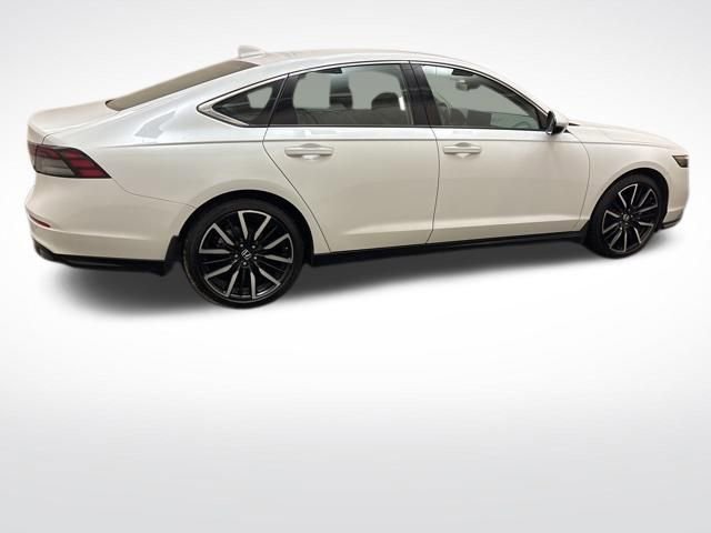 Used 2024 Honda Accord Touring image 4
