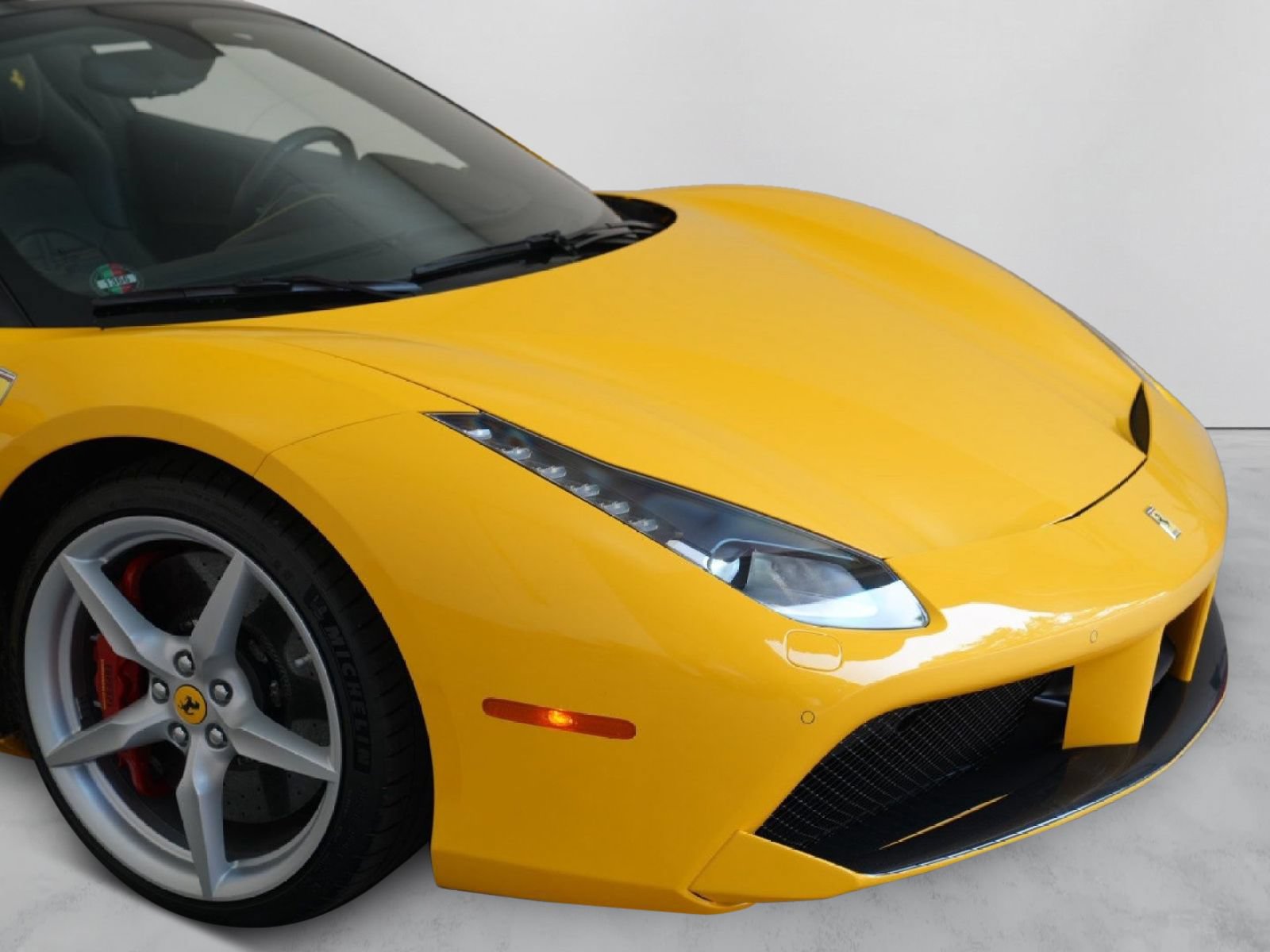 Used 2018 Ferrari 488 Spider RWD image 43