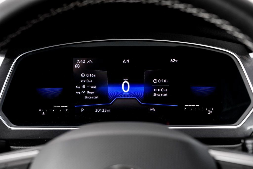 Used 2022 Volkswagen Tiguan SE image 29