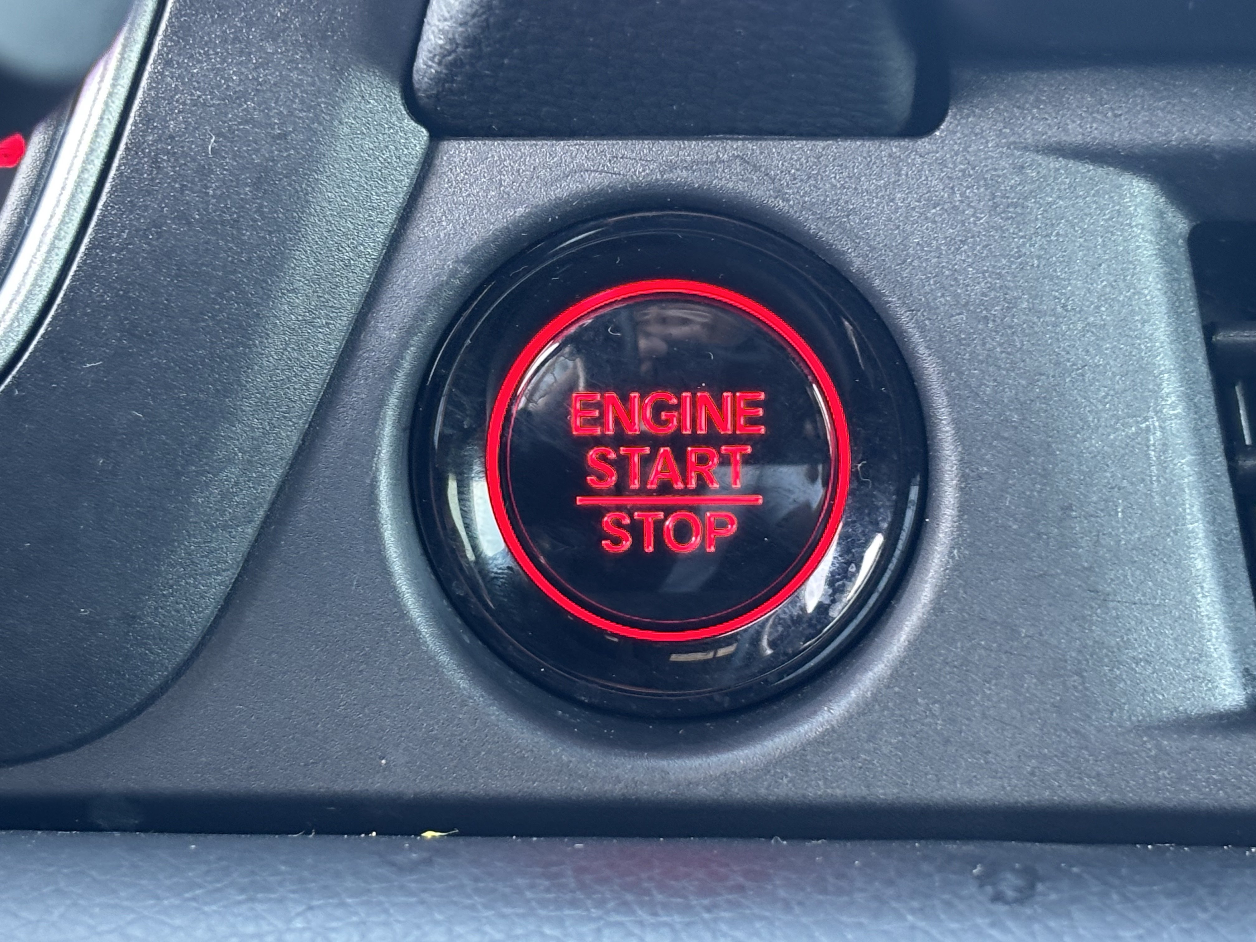 Used 2025 Honda Pilot Sport image 23