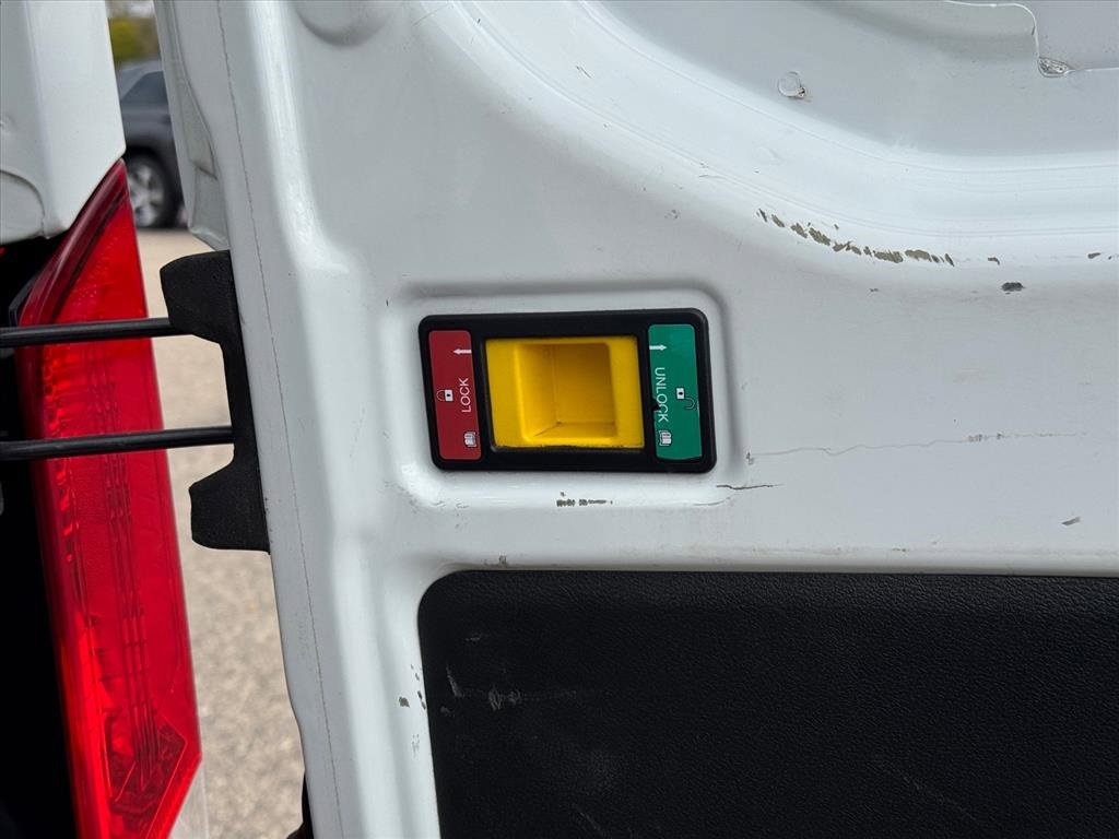 Used 2018 Ford Transit 250 148 Medium Roof image 8