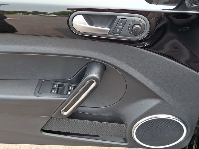 Used 2014 Volkswagen Beetle 1.8T FWD image 11