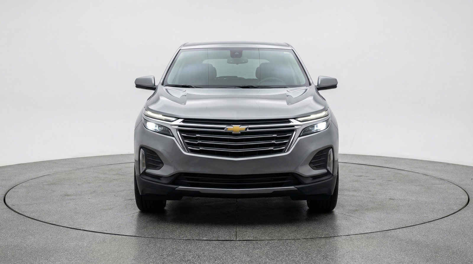 Used 2025 Chevrolet Equinox LT image 2