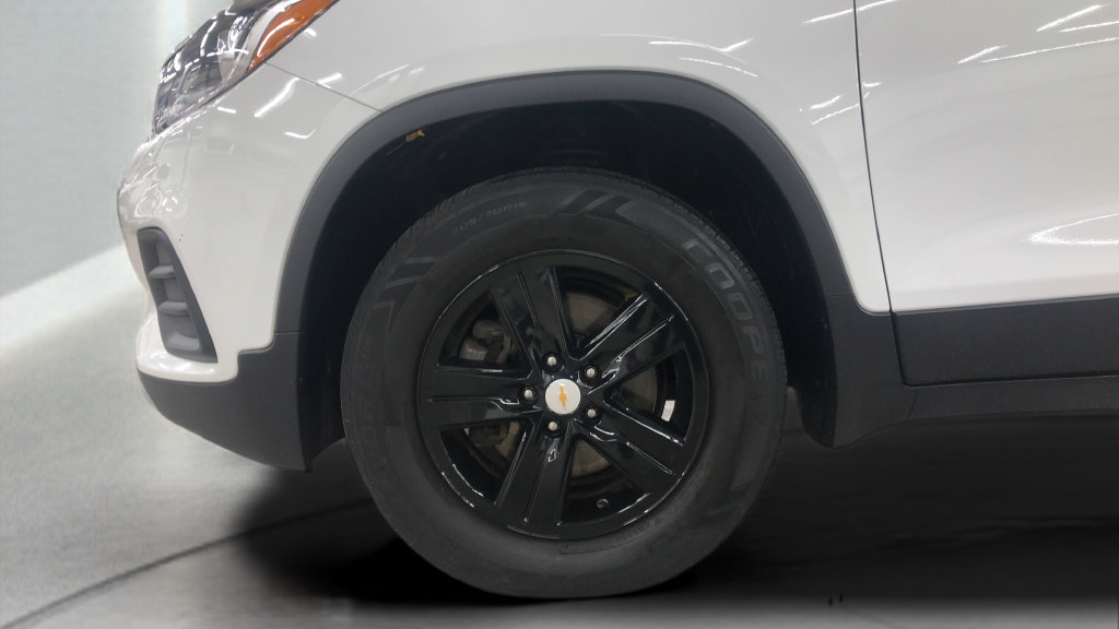 Used 2020 Chevrolet Trax LT w/ LT Convenience Package AWD/4WD image 22