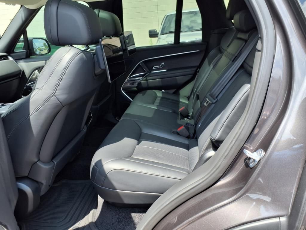 Used 2023 Land Rover Range Rover First Edition AWD/4WD image 12