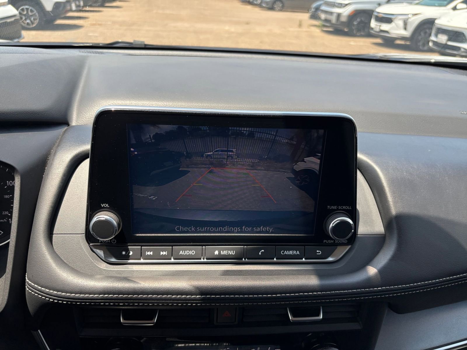 Used 2025 Nissan Rogue SV FWD image 25