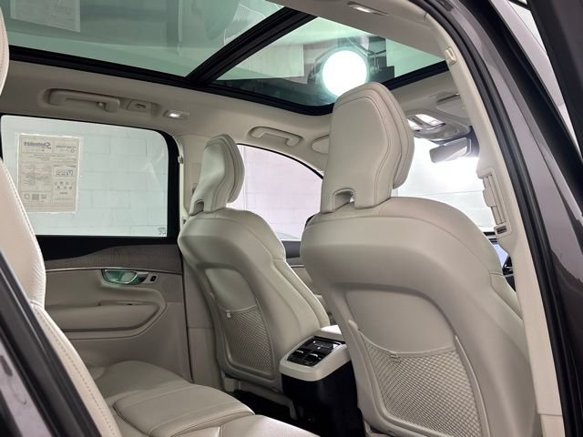 Used 2023 Volvo XC90 B6 Plus w/ Protection Package Premier AWD/4WD image 28