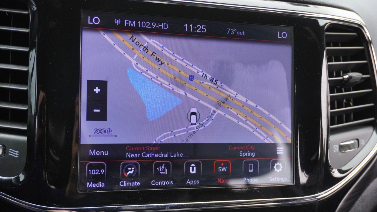 Used 2019 Jeep Grand Cherokee Altitude image 17