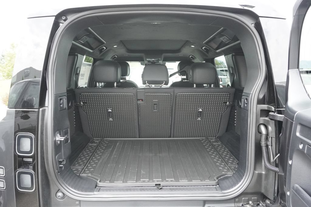 New 2026 Land Rover Defender 110 X AWD/4WD image 31
