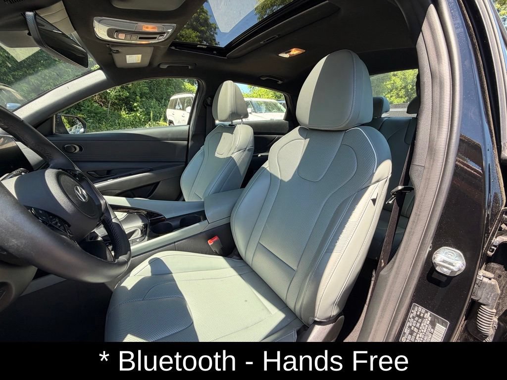 Used 2025 Hyundai Elantra Limited FWD image 13