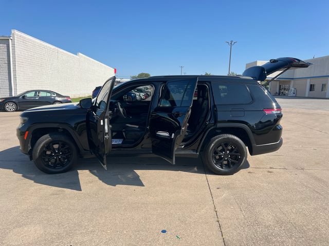 Used 2024 Jeep Grand Cherokee L Altitude AWD/4WD image 4