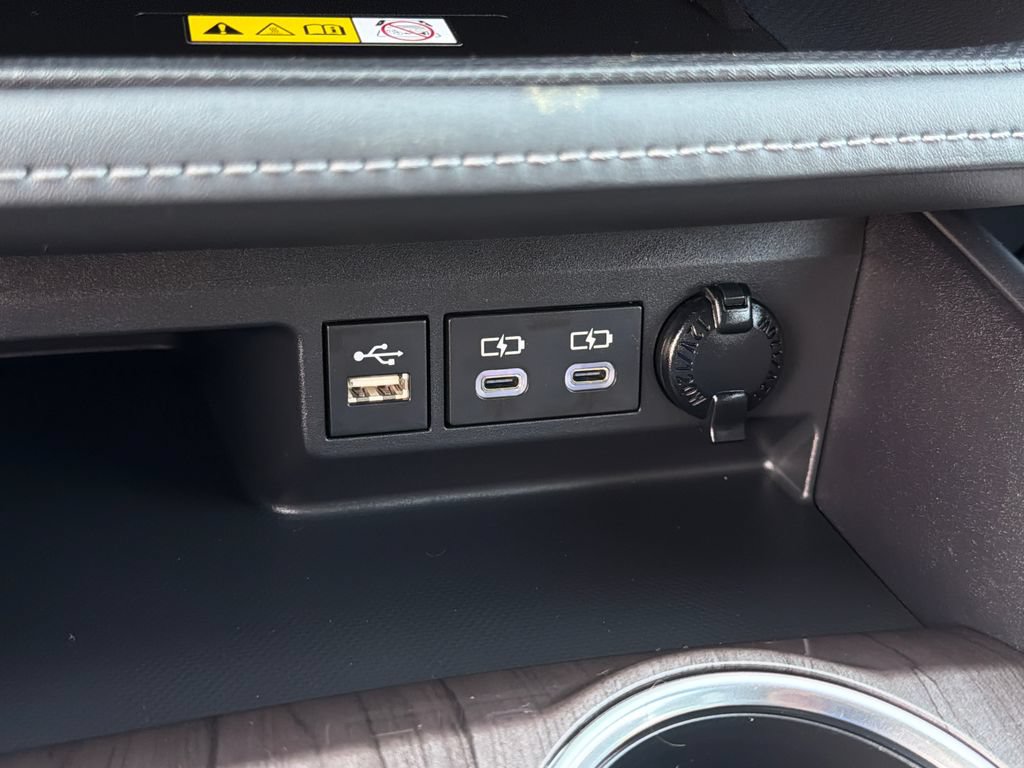 Used 2023 Toyota Highlander Limited AWD/4WD image 34