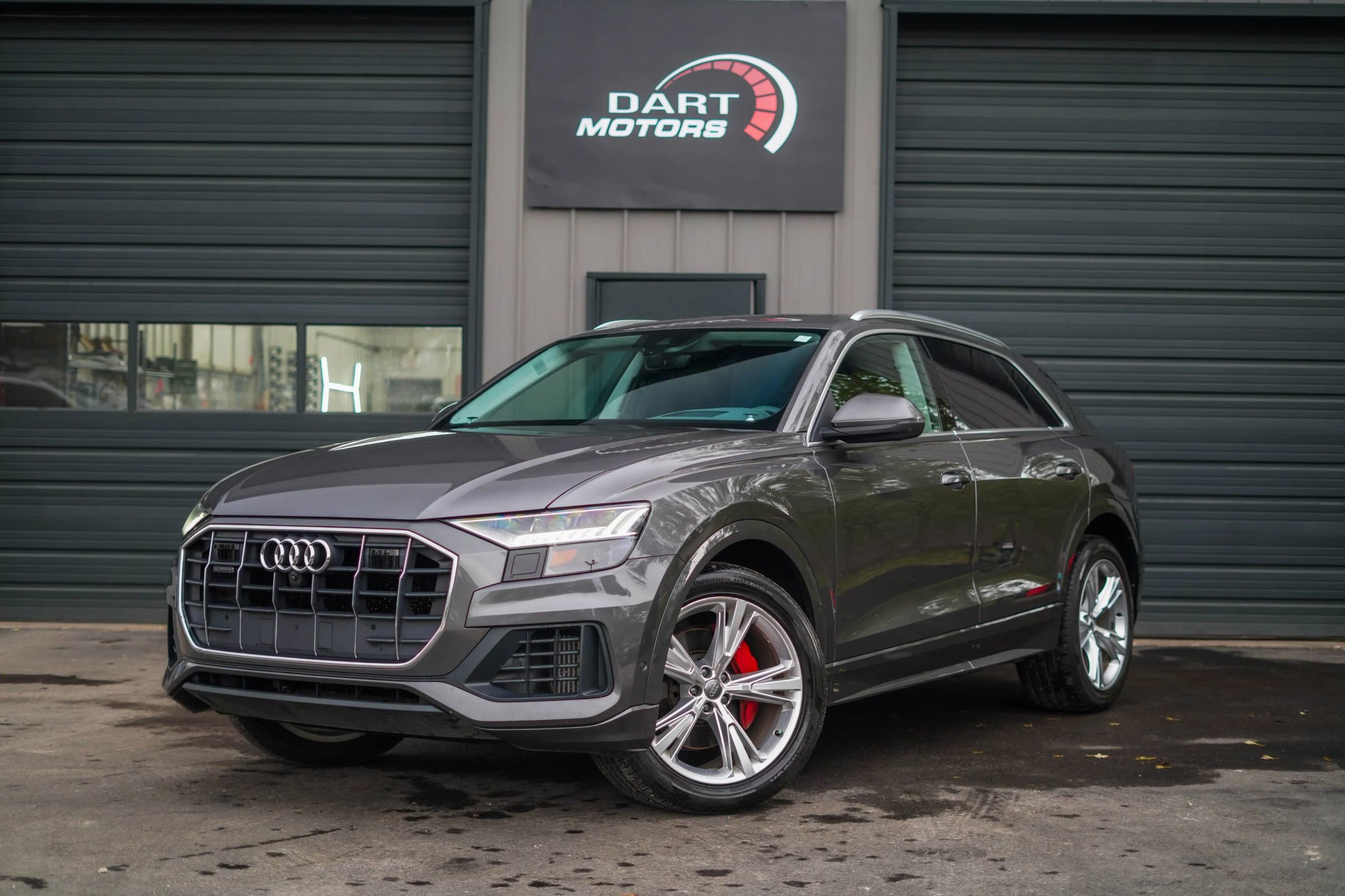 Used 2019 Audi Q8 Prestige w/ Luxury Package AWD/4WD image 3