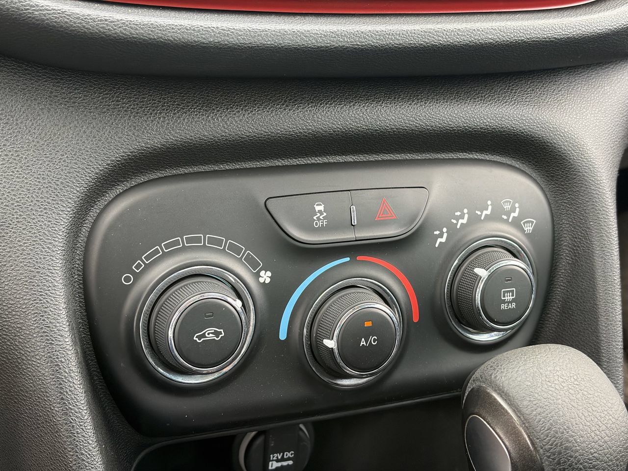 Used 2016 Dodge Dart SXT FWD image 28