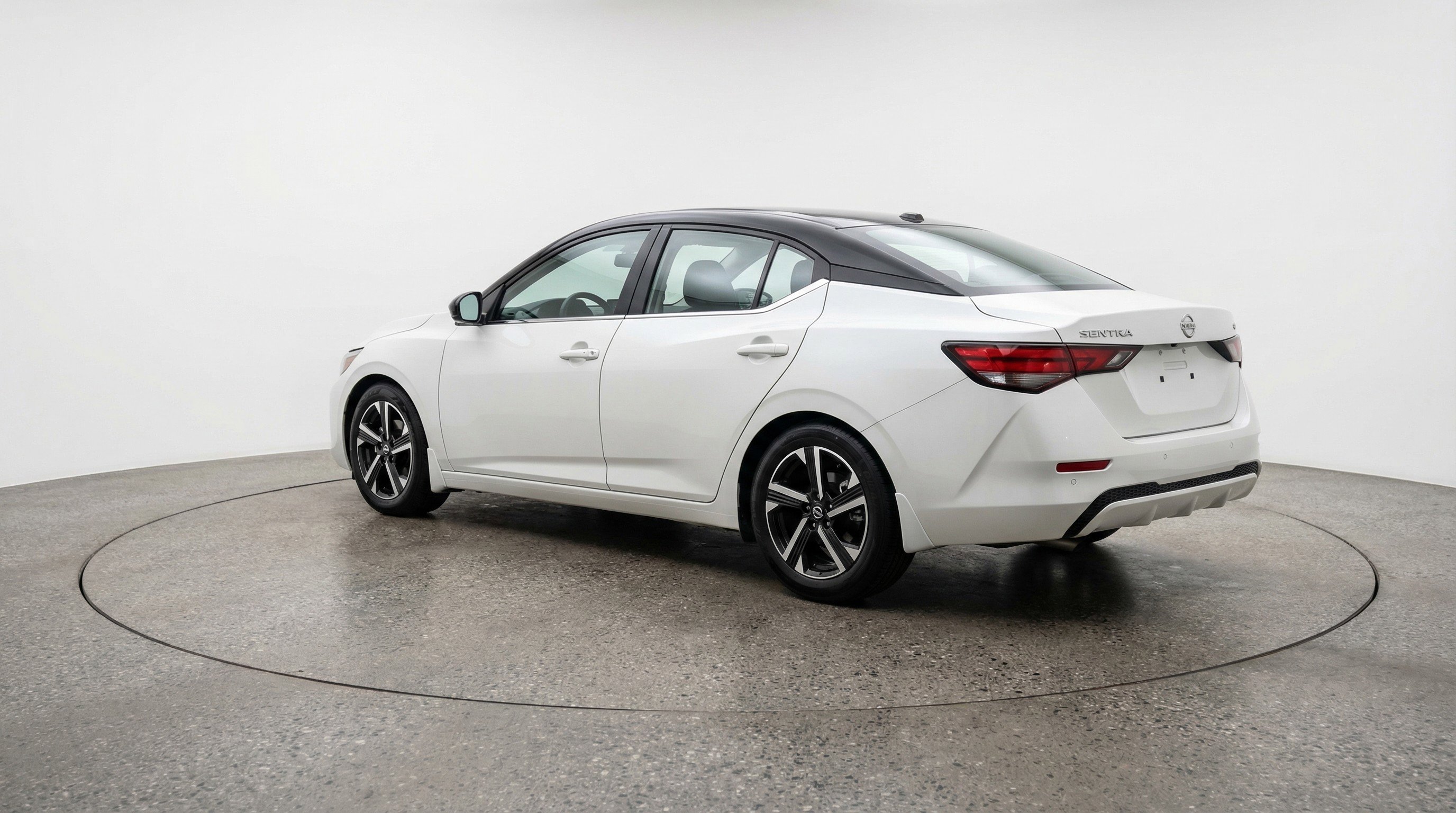 Used 2025 Nissan Sentra SV image 6