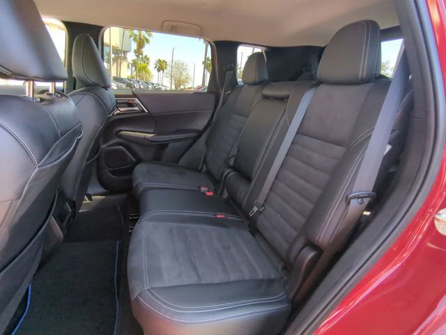 Used 2024 Mitsubishi Outlander SE image 17