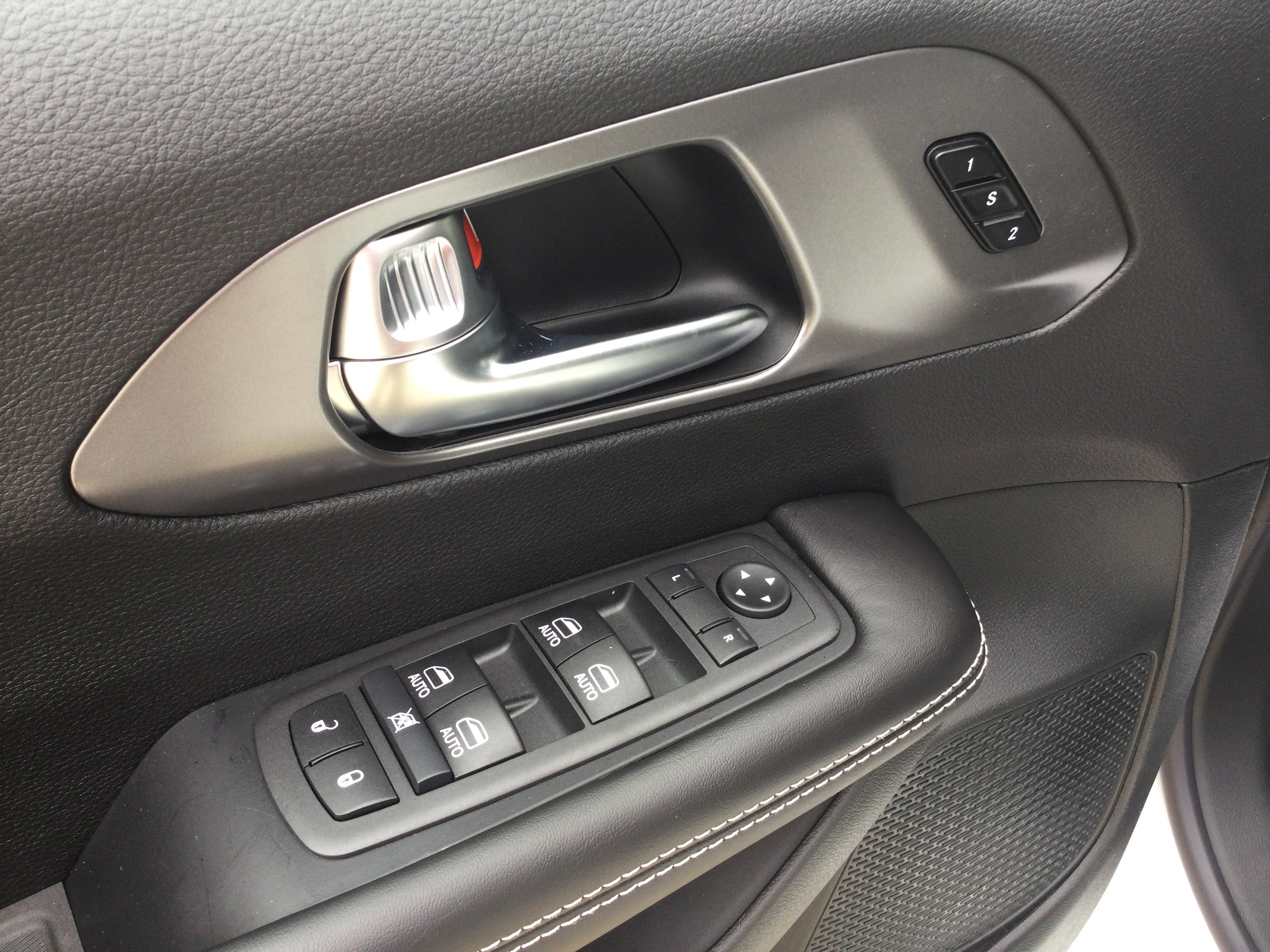 New 2026 Chrysler Pacifica Select AWD/4WD image 8