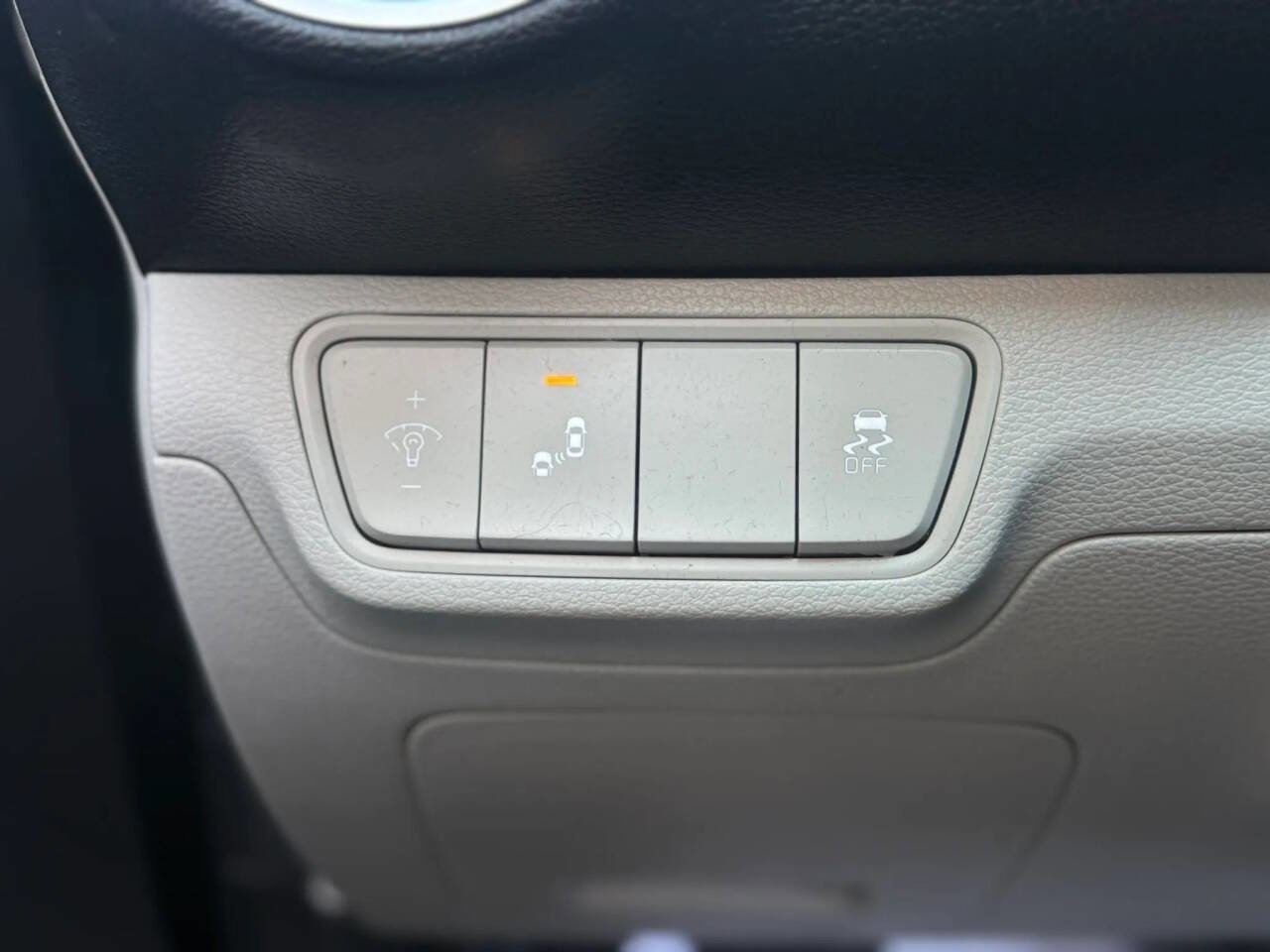 Used 2022 Kia Forte LXS w/ LXS Technology Package image 12