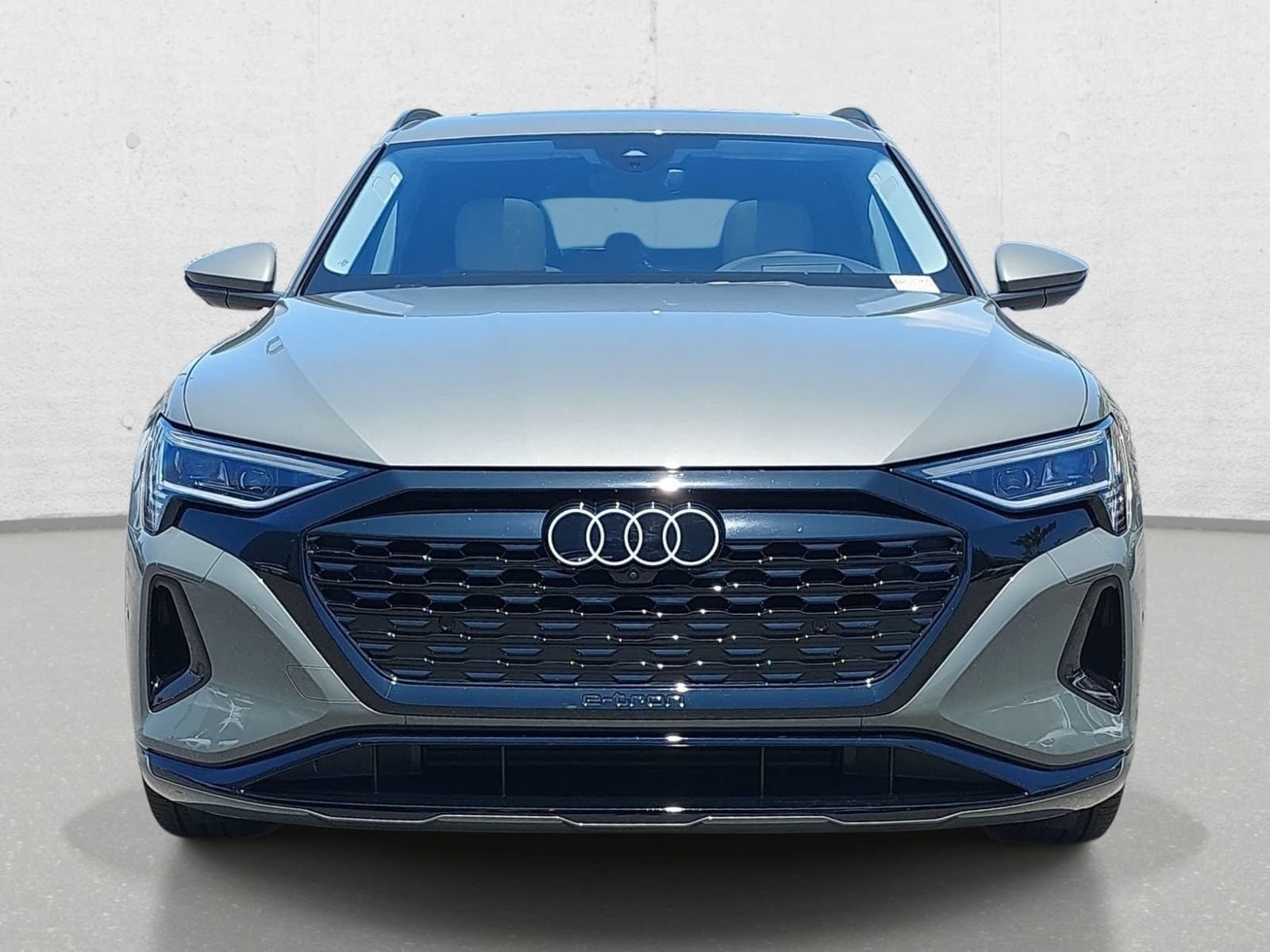Used 2024 Audi Q8 e-tron Premium Plus w/ Prestige Package AWD/4WD image 2