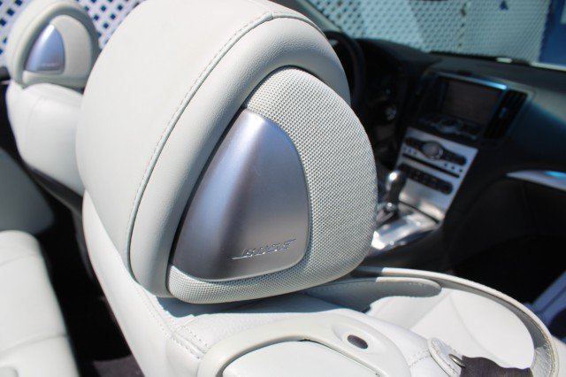 Used 2014 INFINITI Q60 Convertible w/ Premium Package RWD image 32