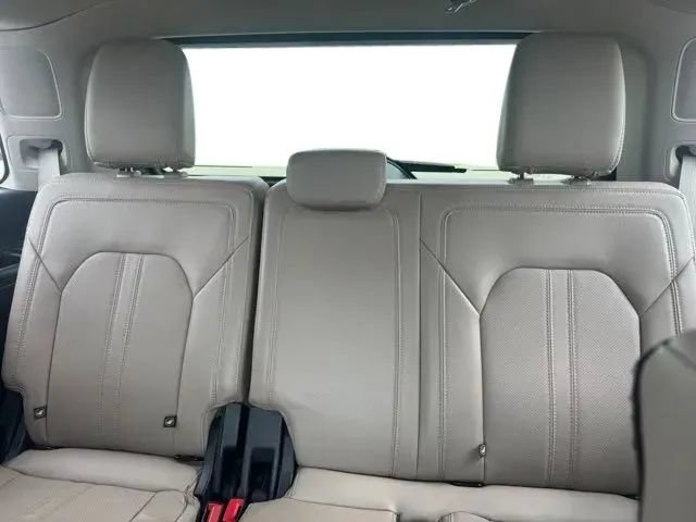 Used 2024 Ford Expedition Limited AWD/4WD image 19