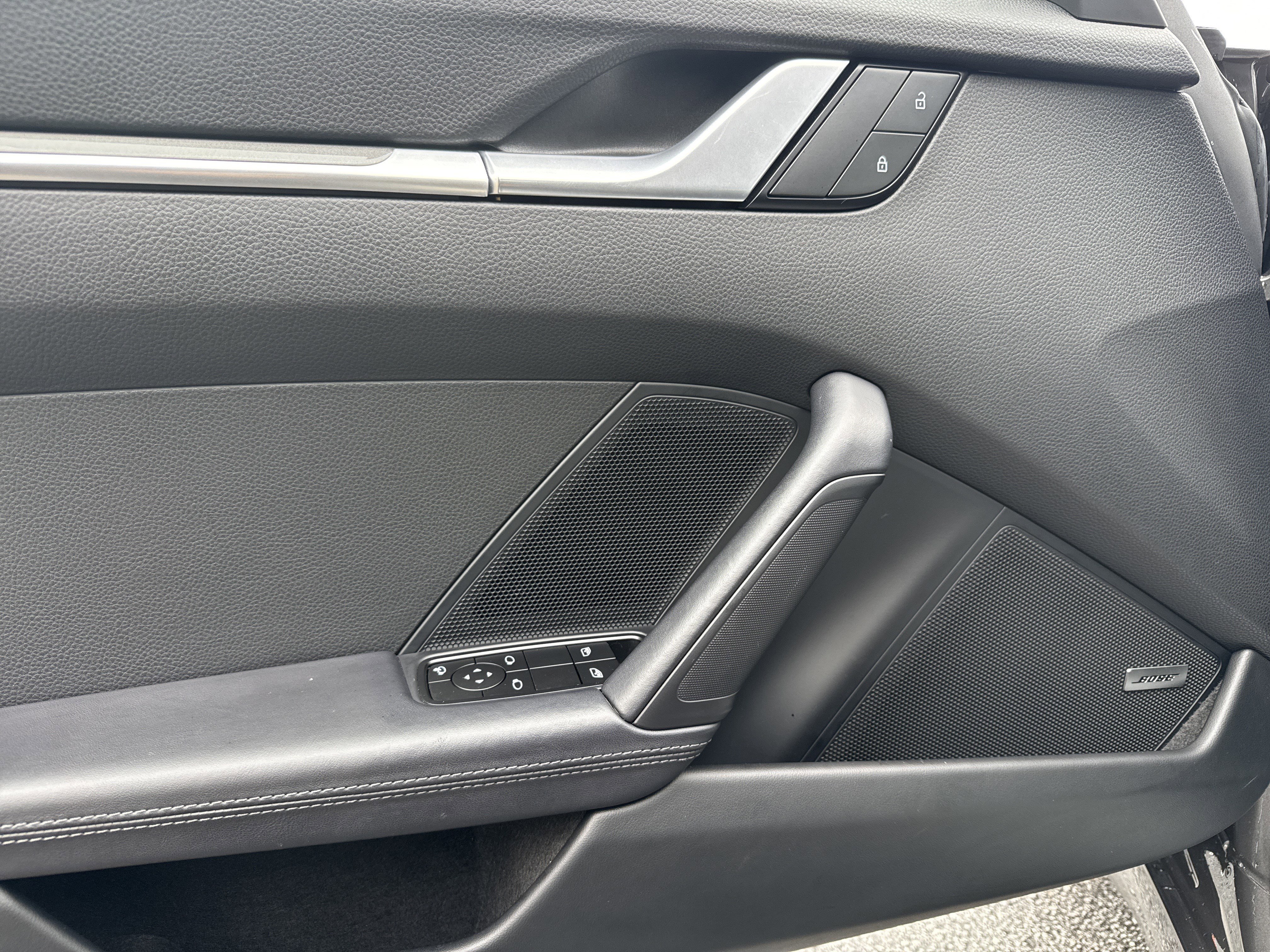 Used 2024 Porsche 911 Carrera w/ Premium Package image 14